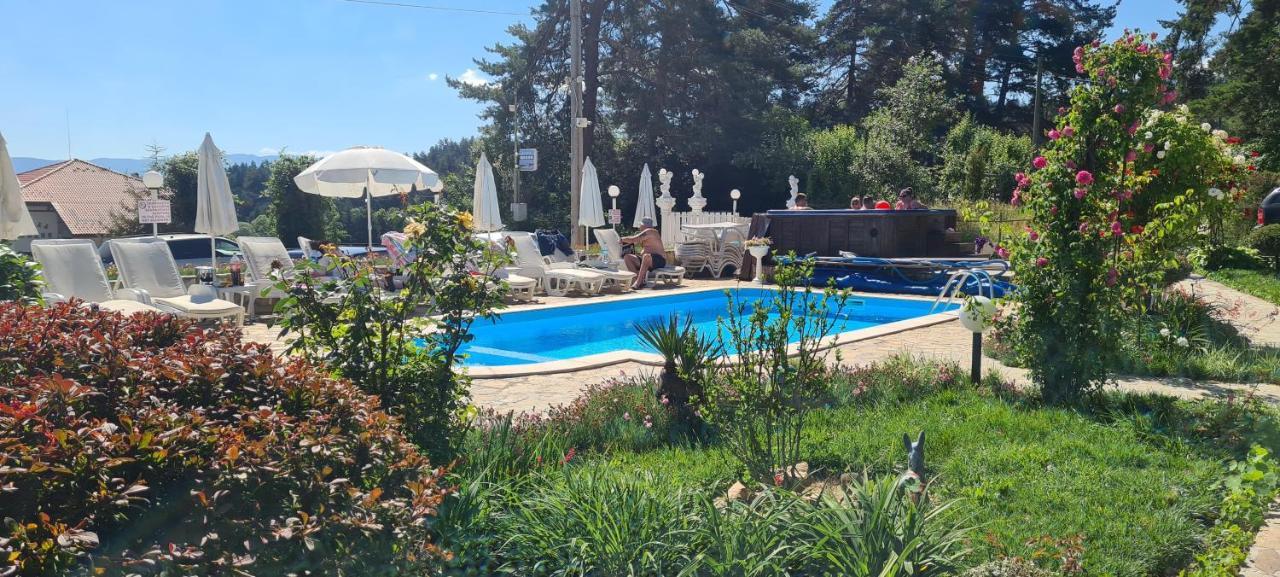 Family Hotel Kalvachevi Tsigov Chark Exterior foto
