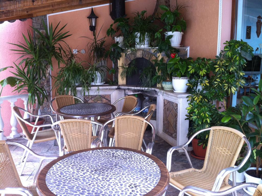 Family Hotel Kalvachevi Tsigov Chark Exterior foto